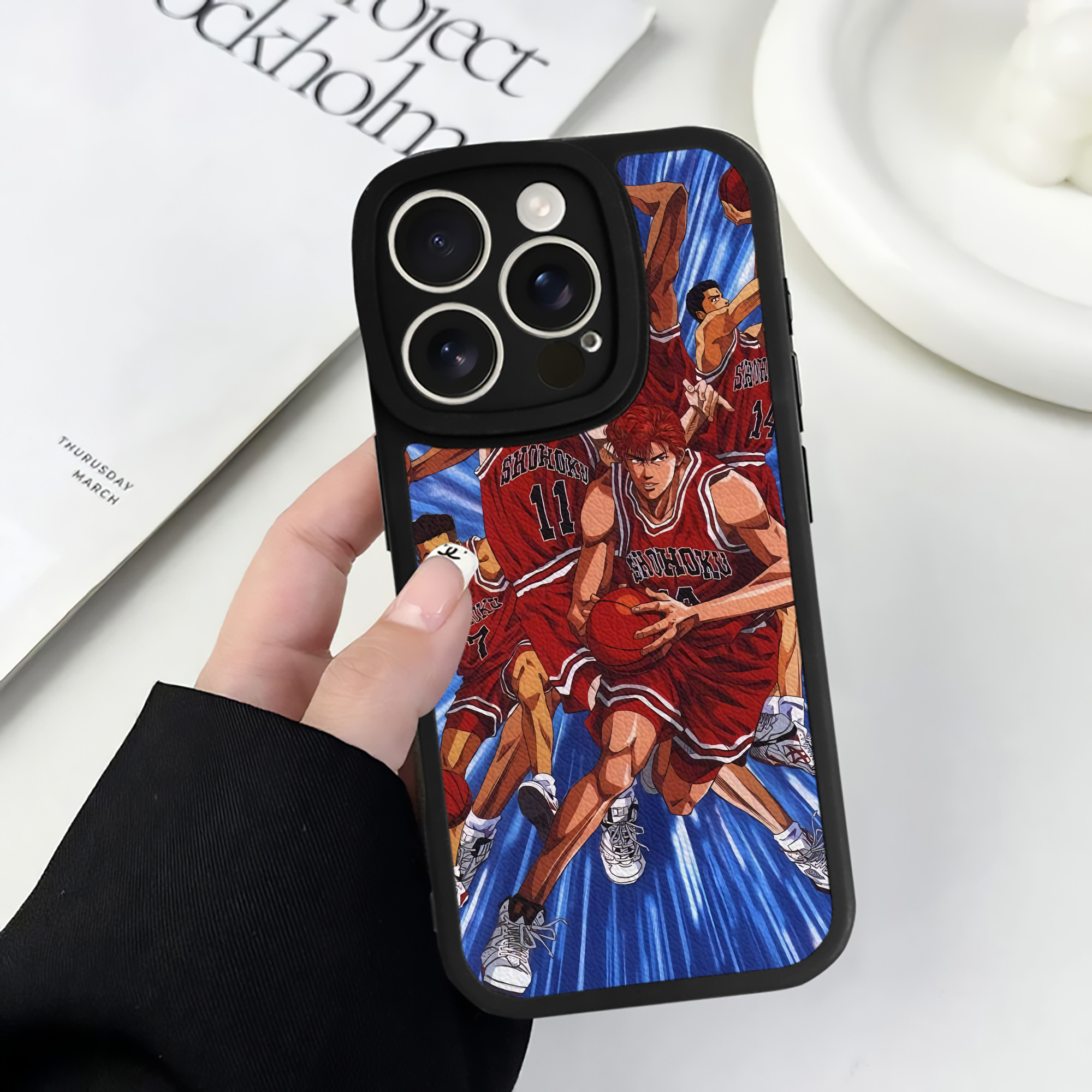（画像用） SLAM DUNK／スラムダンク 【iPhone 16シリーズ対応】シリコンスマホケース（レザー調） 材質：シリコン